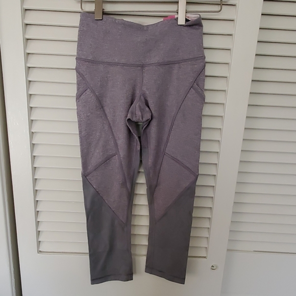 Lululemon - Picture 1 of 5